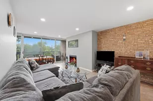 6020 Oakwood Dr, Lisle, IL 60532 - Photo 3