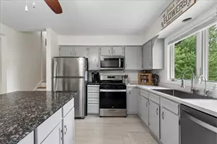 16 Woody Way, Oakwood Hills, IL 60013 - Photo 7