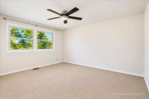 319 Kemah Ln, Schaumburg, IL 60193 - Photo 9