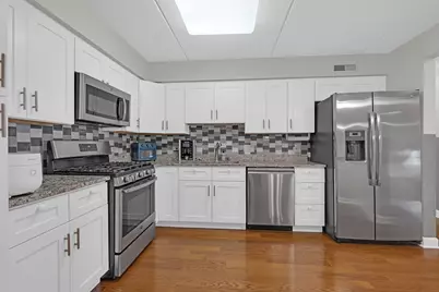 720 Creekside Drive #303, Mount Prospect, IL 60056 - Photo 9