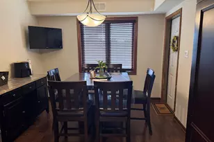 5620 S Narragansett Ave, Chicago, IL 60638 - Photo 3