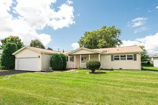332 Palomino Ct, Grayslake, IL 60030 - Photo 1
