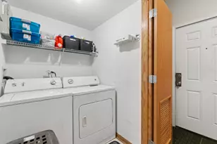 4426 S Calumet Ave, Chicago, IL 60653 - Photo 17