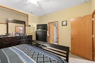 4426 S Calumet Ave, Chicago, IL 60653 - Photo 13