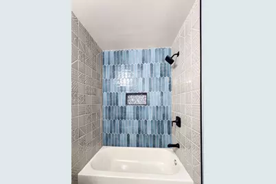 136 Virginia Court, Streamwood, IL 60107 - Photo 7