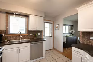 7934 W 81st Pl, Bridgeview, IL 60455 - Photo 13