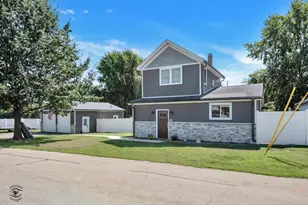 225 E Church St, Sheridan, IL 60551 - Photo 1