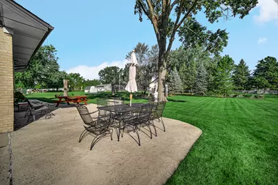 8210 Hillcrest Drive, Orland Park, IL 60462 - Photo 9