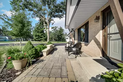 8210 Hillcrest Drive, Orland Park, IL 60462 - Photo 7