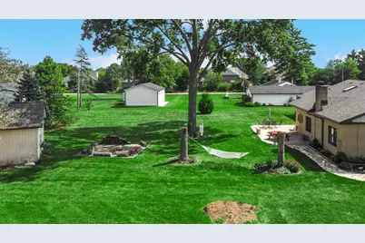8210 Hillcrest Drive, Orland Park, IL 60462 - Photo 5