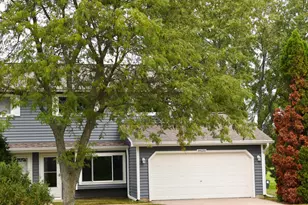 34020 N White Oak Ln, Gurnee, IL 60031 - Photo 1