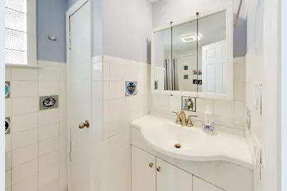 6309 W Waveland Avenue, Chicago, IL 60634 - Photo 17