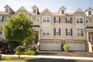 3383 Kentshire Cir, Aurora, IL 60504 - Photo 1