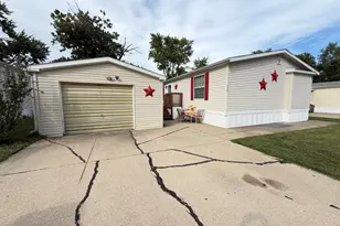 322 Avenue F, Bloomington, IL 61701 - Photo 5