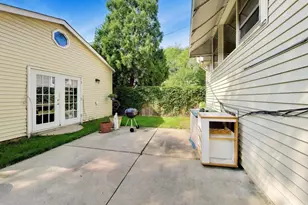 4252 N Whipple St, Chicago, IL 60618 - Photo 13