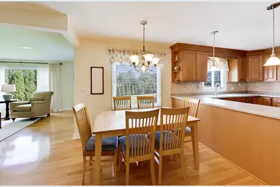 2424 E Miner Street, Arlington Heights, IL 60004 - Photo 9