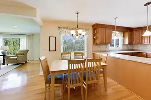 2424 E Miner St, Arlington Heights, IL 60004 - Photo 9
