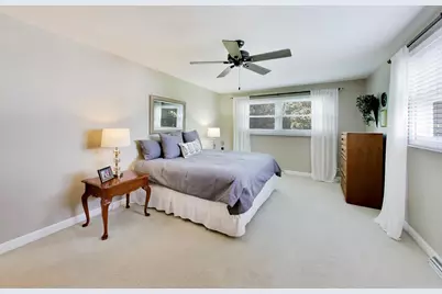 2424 E Miner Street, Arlington Heights, IL 60004 - Photo 15