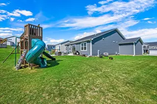 635 Cloverleaf Dr, Marengo, IL 60152 - Photo 17