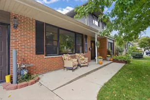 430 Spruce Dr, Schaumburg, IL 60193 - Photo 5
