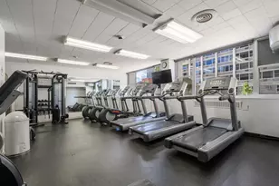 4250 N Marine Dr, Chicago, IL 60613 - Photo 21