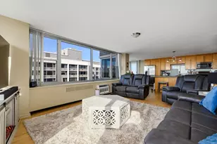 4250 N Marine Dr, Chicago, IL 60613 - Photo 7