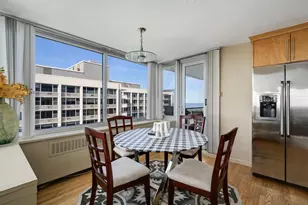 4250 N Marine Dr, Chicago, IL 60613 - Photo 11