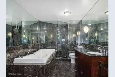 4250 N Marine Drive #2815, Chicago, IL 60613 - Photo 15