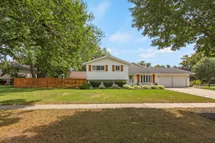 1717 Vassar Ct, Schaumburg, IL 60193 - Photo 1