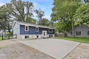 2714 N 3853rd Rd, Sheridan, IL 60551 - Photo 3