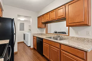 1534 Timberwood Ct, Sycamore, IL 60178 - Photo 7