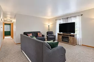 1534 Timberwood Ct, Sycamore, IL 60178 - Photo 3