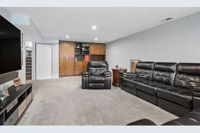 652 S Poplar Avenue, Elmhurst, IL 60126 - Photo 19