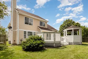 11 Lindsey Ct, Bolingbrook, IL 60440 - Photo 3