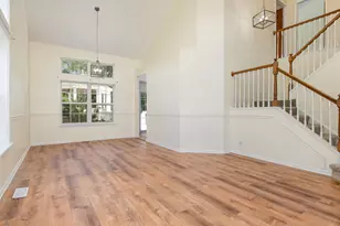11 Lindsey Ct, Bolingbrook, IL 60440 - Photo 7