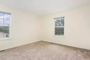 11 Lindsey Ct, Bolingbrook, IL 60440 - Photo 11