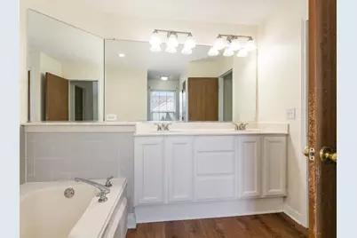 11 Lindsey Court, Bolingbrook, IL 60440 - Photo 9