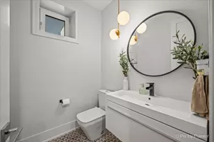 1334 W Walton St, Chicago, IL 60642 - Photo 25
