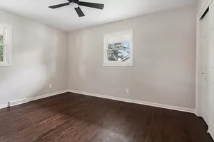 903 W 10th St, Belvidere, IL 61008 - Photo 11