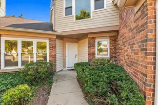 23 Willow Pkwy, Buffalo Grove, IL 60089 - Photo 1