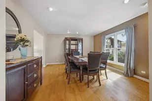 10 Canterbury Ct, Streamwood, IL 60107 - Photo 5