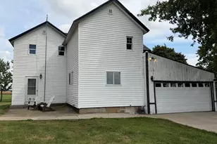 6151 Cunniff Rd, Tampico, IL 61283 - Photo 3