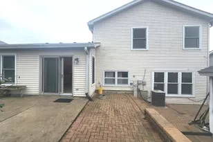 12 Mill Pond Dr, Glendale Heights, IL 60139 - Photo 27
