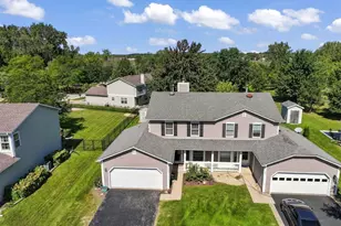 1219 Oak Ridge Dr, Streamwood, IL 60107 - Photo 3