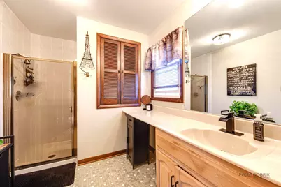 2042 S Goebbert Road, Arlington Heights, IL 60005 - Photo 23