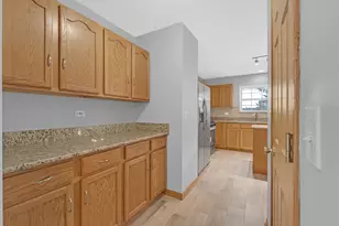 10745 Great Plaines Dr, Huntley, IL 60142 - Photo 5