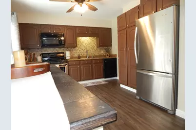902 Garden Circle, Streamwood, IL 60107 - Photo 7