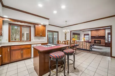 2310 Big Woods Drive, Batavia, IL 60510 - Photo 9