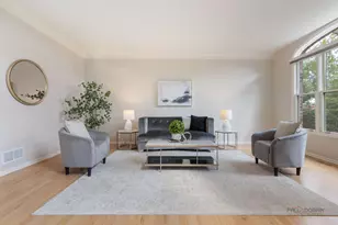 818 W Lukas Ave, Palatine, IL 60067 - Photo 5