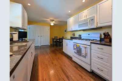 910 E Cherry Lane, Arlington Heights, IL 60004 - Photo 7